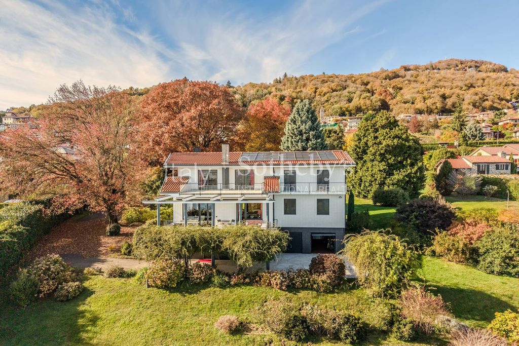 Property photo 2 of 19