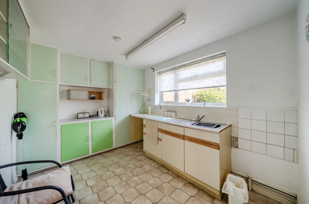Property photo 3 of 10 1493985-4-6A58F392A7E11