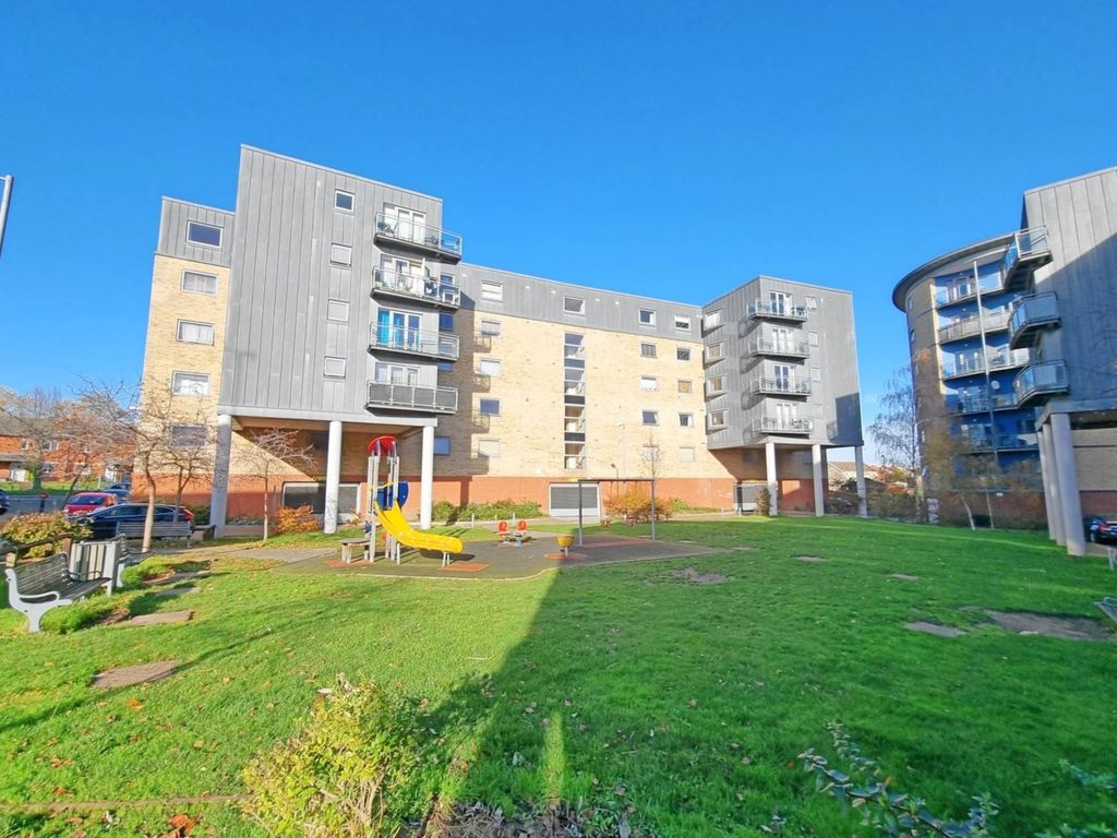 Property photo 1 of 12