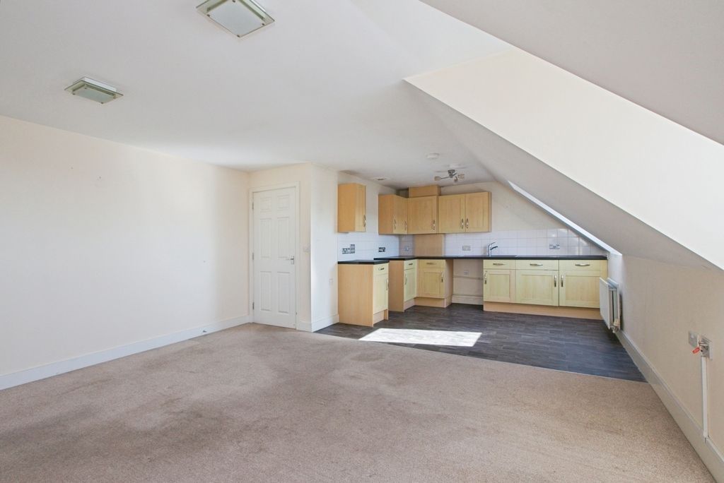 Property photo 2 of 17 Photo