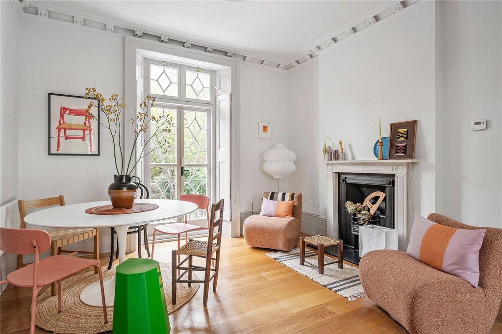 Property photo 2 of 20 Dining Room