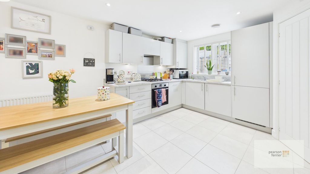 Property photo 1 of 14 Kitchen