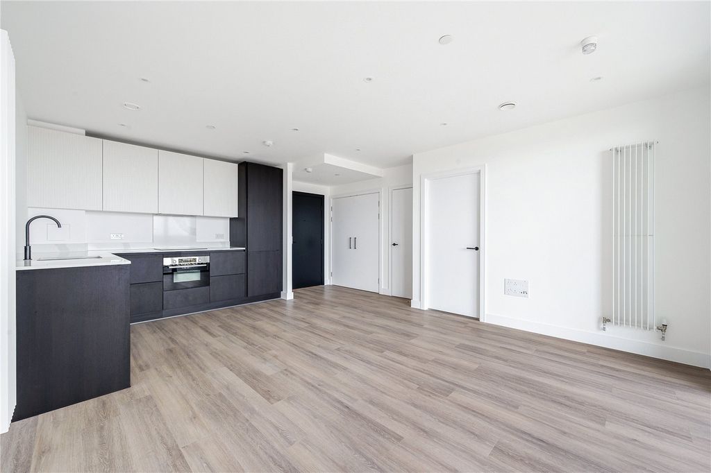 Property photo 1 of 11 Reception Room