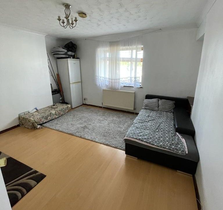 Property photo 1 of 4