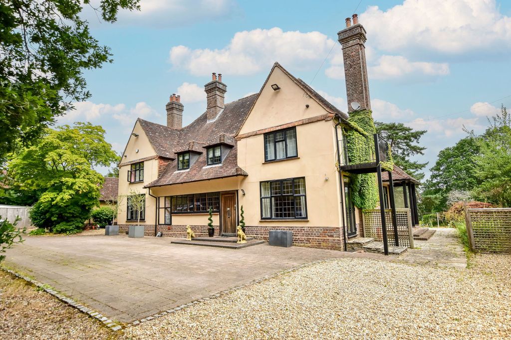 Property photo 1 of 25