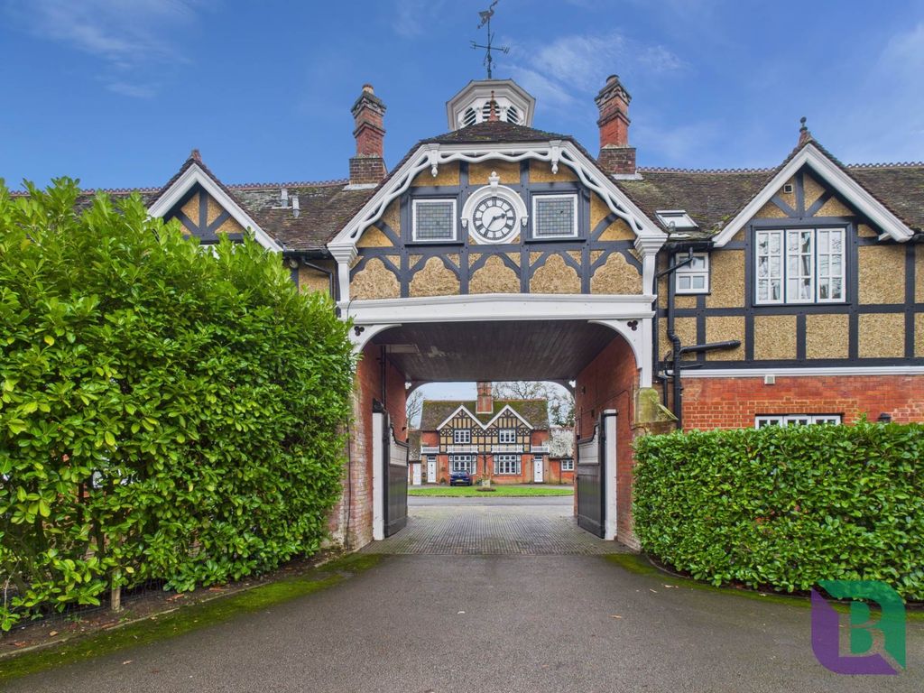 Property photo 2 of 25