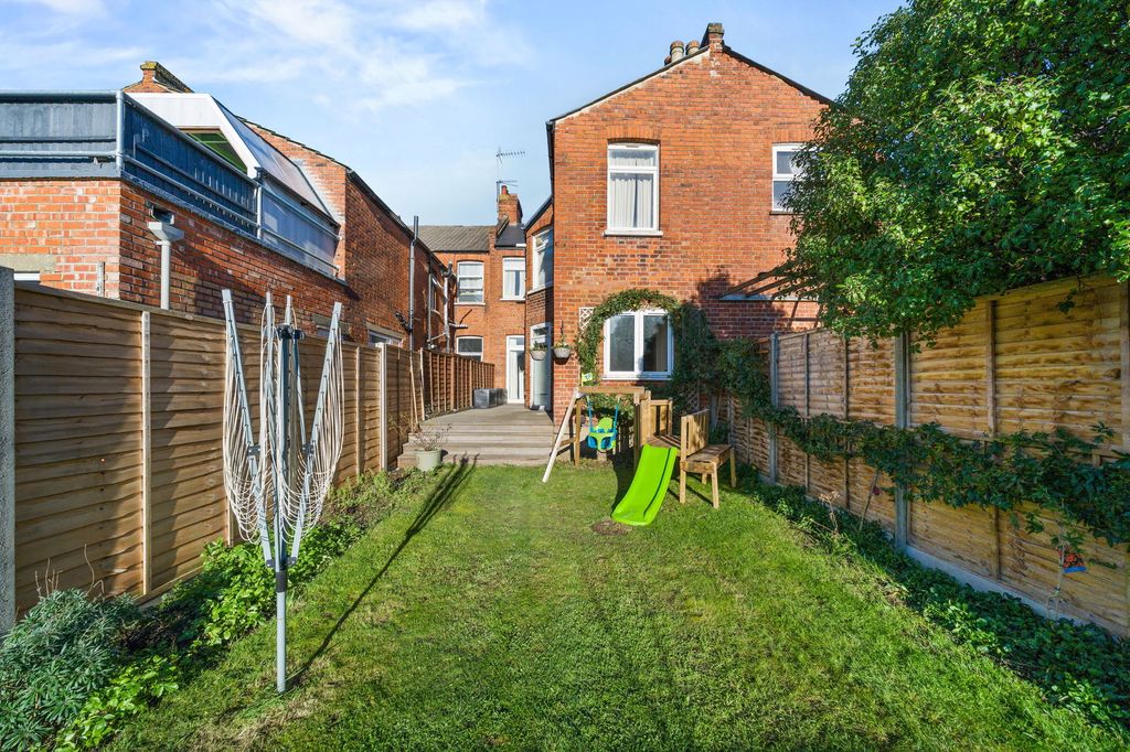 Property photo 3 of 12