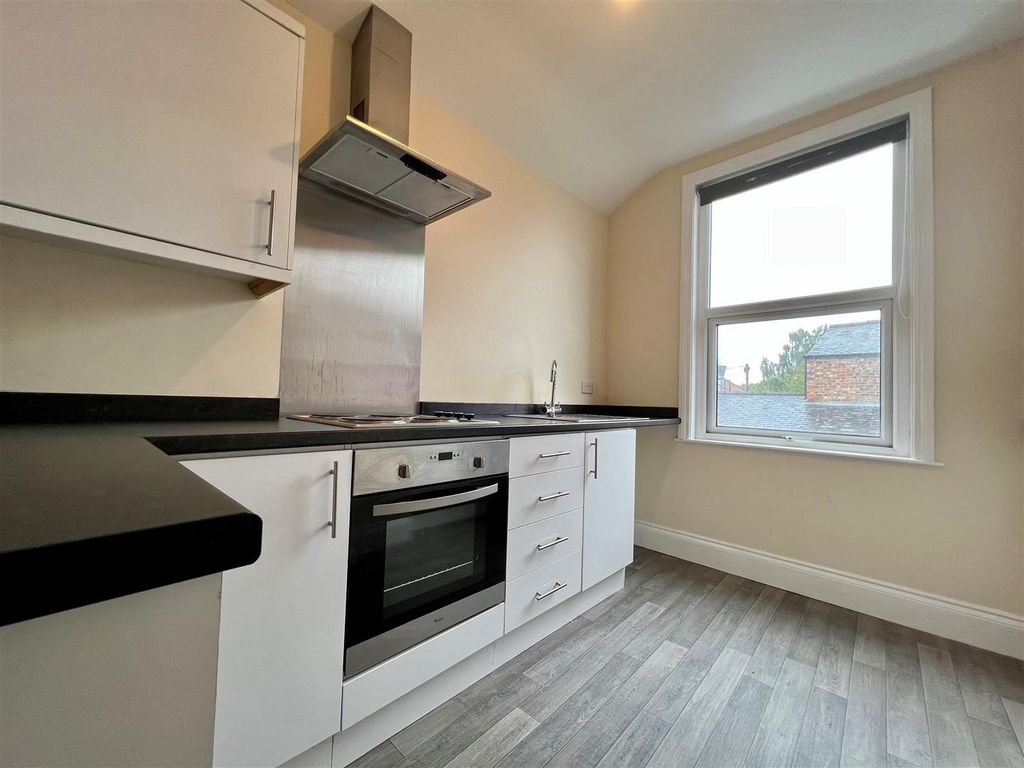 Property photo 2 of 9 Kitchen 2.Jpg
