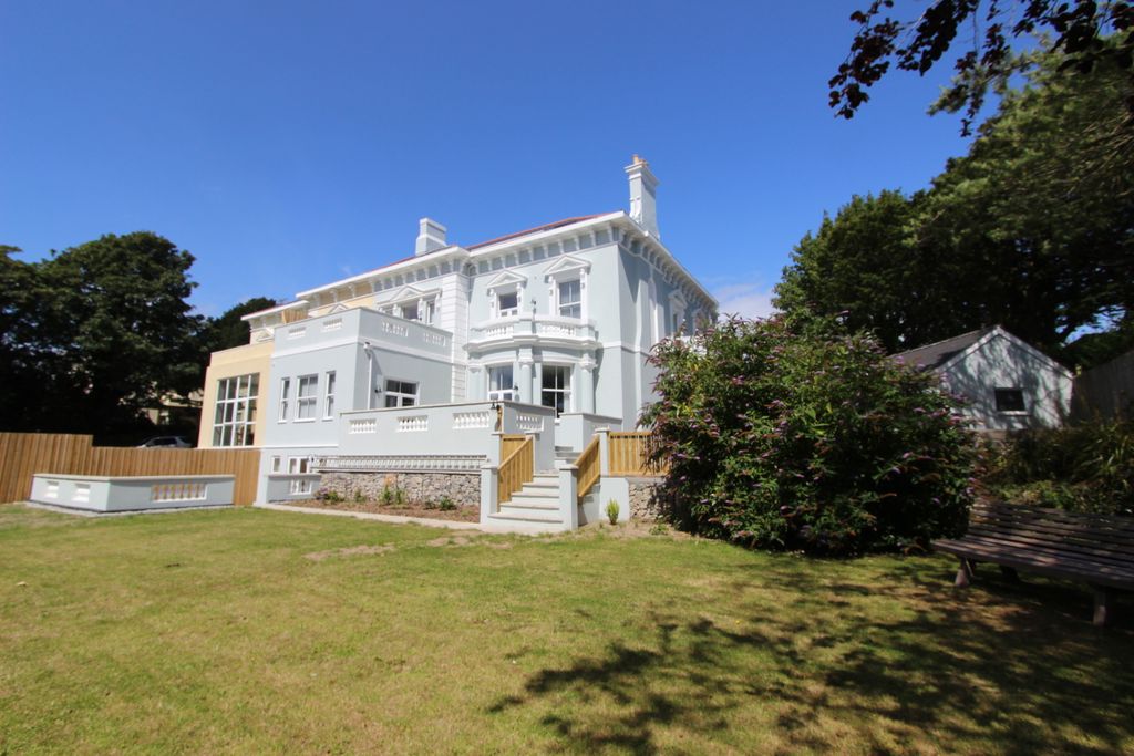 Property photo 1 of 24 Wingfield Court - Front (2)