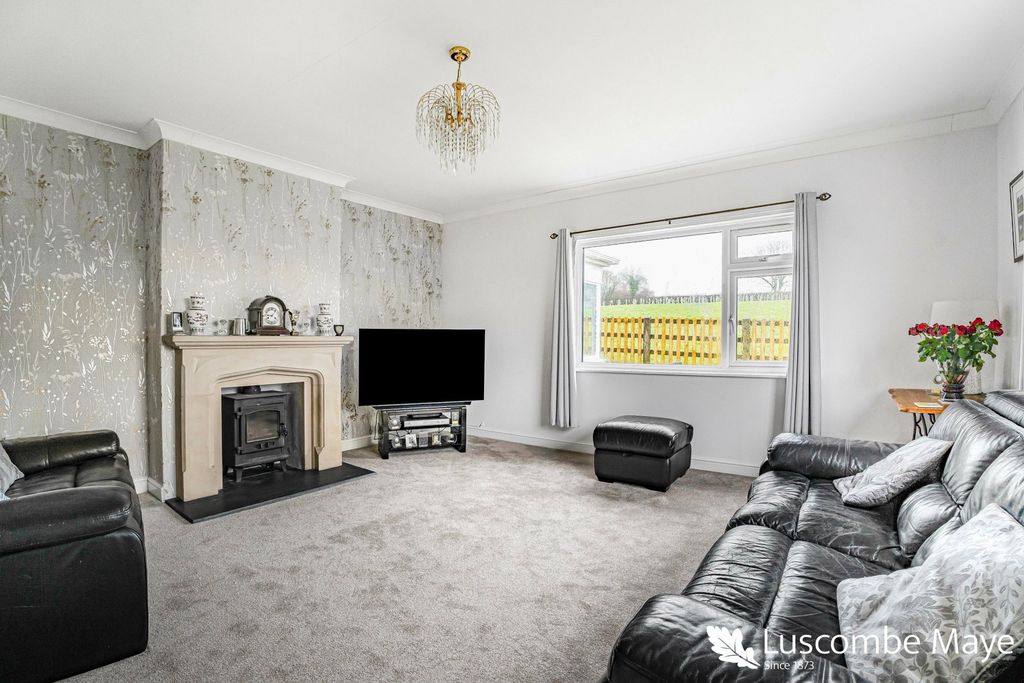 Property photo 2 of 24