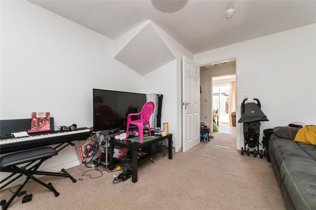 Property photo 3 of 13 Picture No. 11
