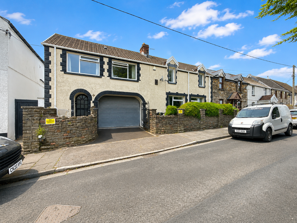 Property photo 1 of 22 581A392E-Ea29-4E49-A9F1-07Ec95Ab5Cf7
