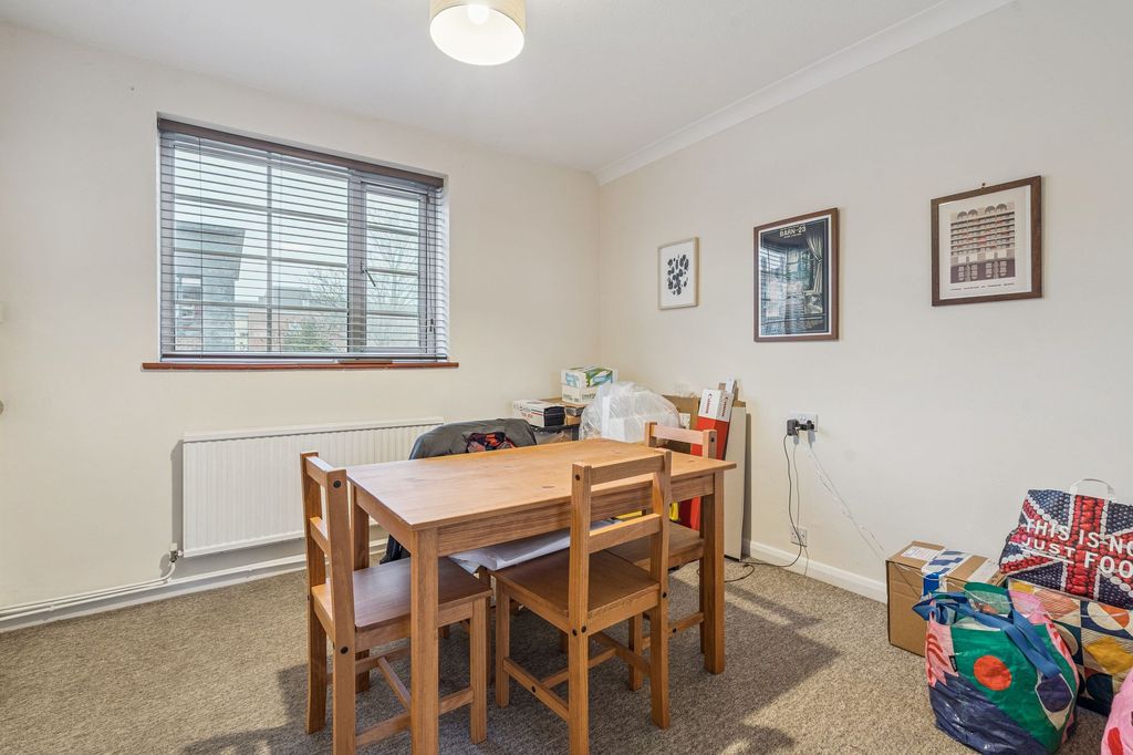 Property photo 3 of 9