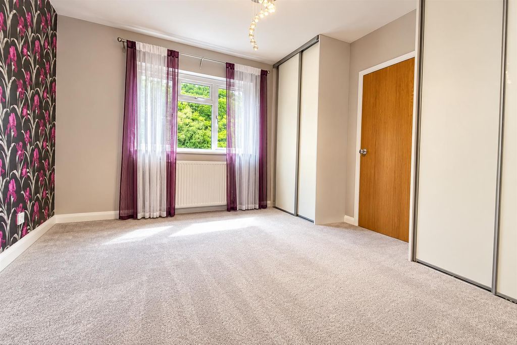 Property photo 3 of 6 07d2A751-ba08-44B0-8820-7350d5626756.Png