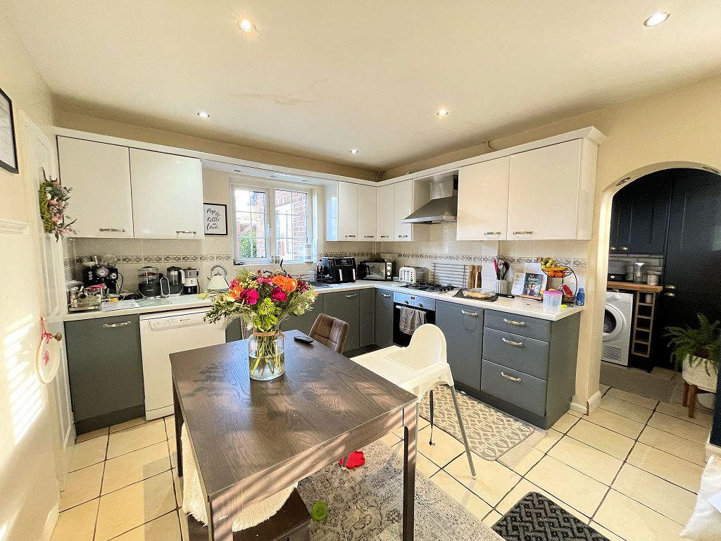 Property photo 3 of 13 Kitchen