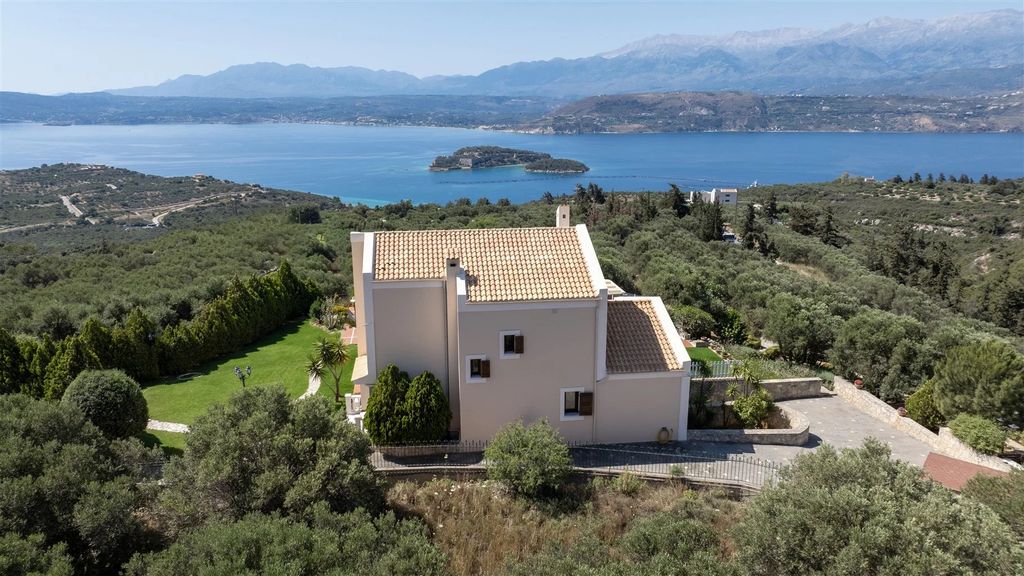 Property photo 3 of 23