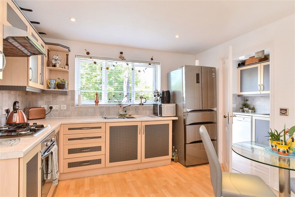 Property photo 3 of 15 Kitchen