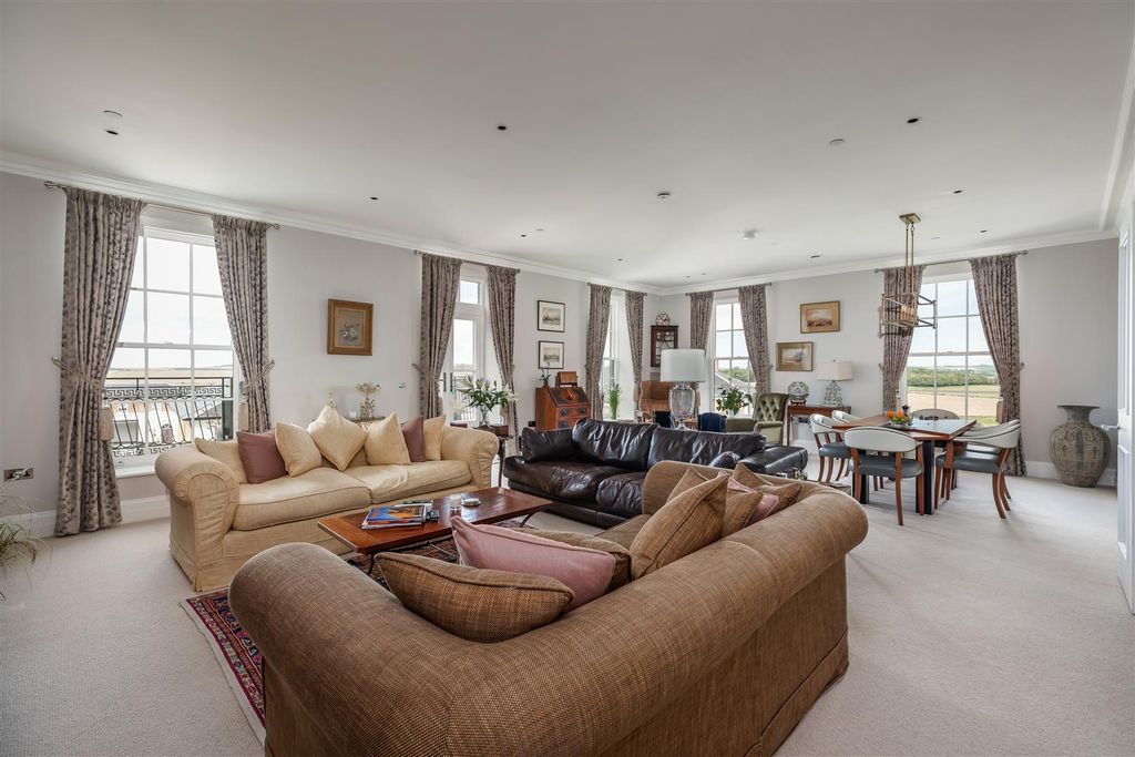 Property photo 3 of 30 Drawing/Dining Room