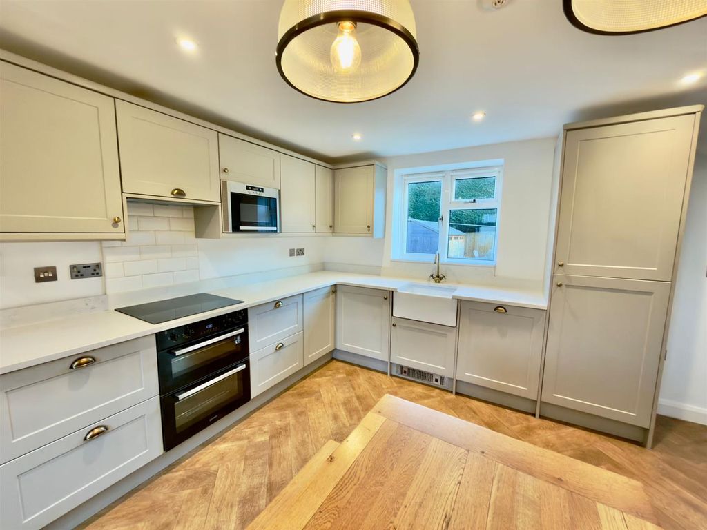 Property photo 2 of 16 9Ae8Ab21-5E68-4d1d-9A6B-Aba97000Db1E.Jpg