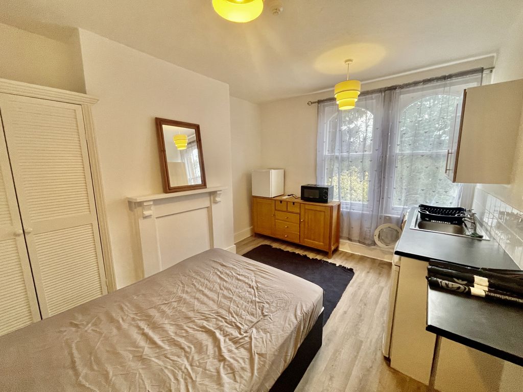 Property photo 3 of 4