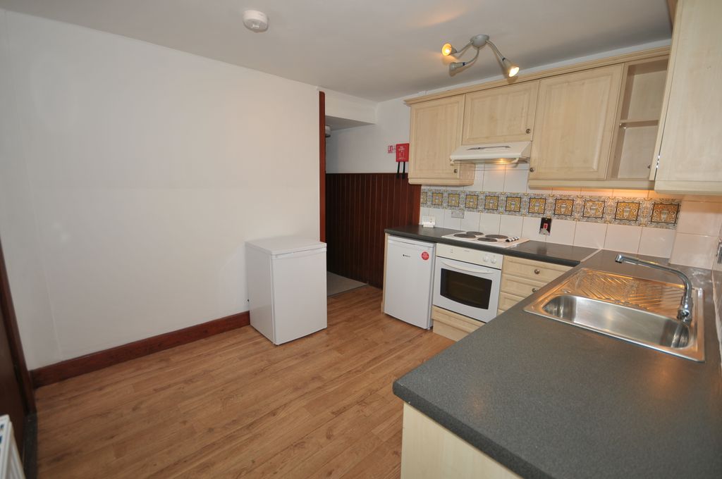 Property photo 2 of 7 Kitchen View 2
