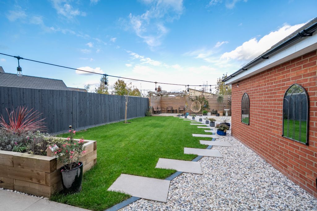 Property photo 2 of 24