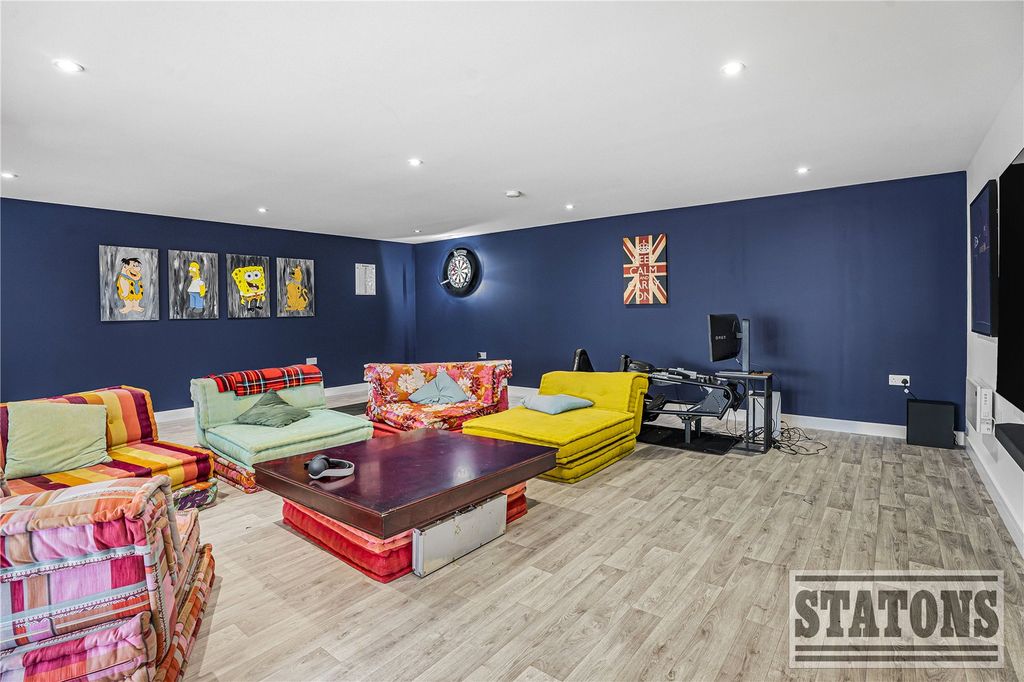 Additional image 9 of 9 bed detached house to rentRush Green, Hertford, Hertfordshire SG13