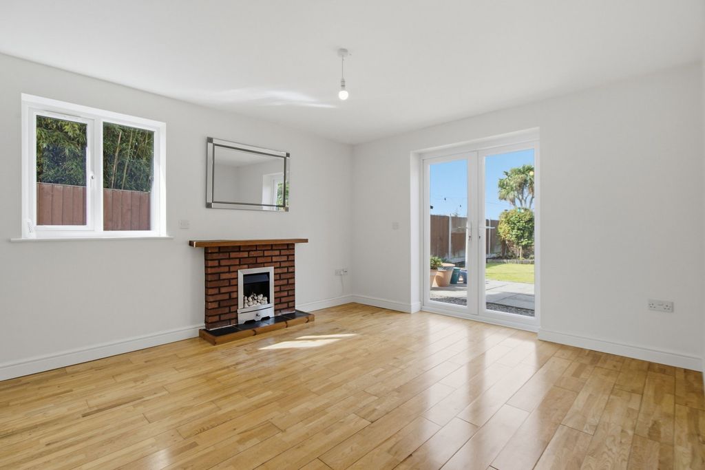 Property photo 2 of 24