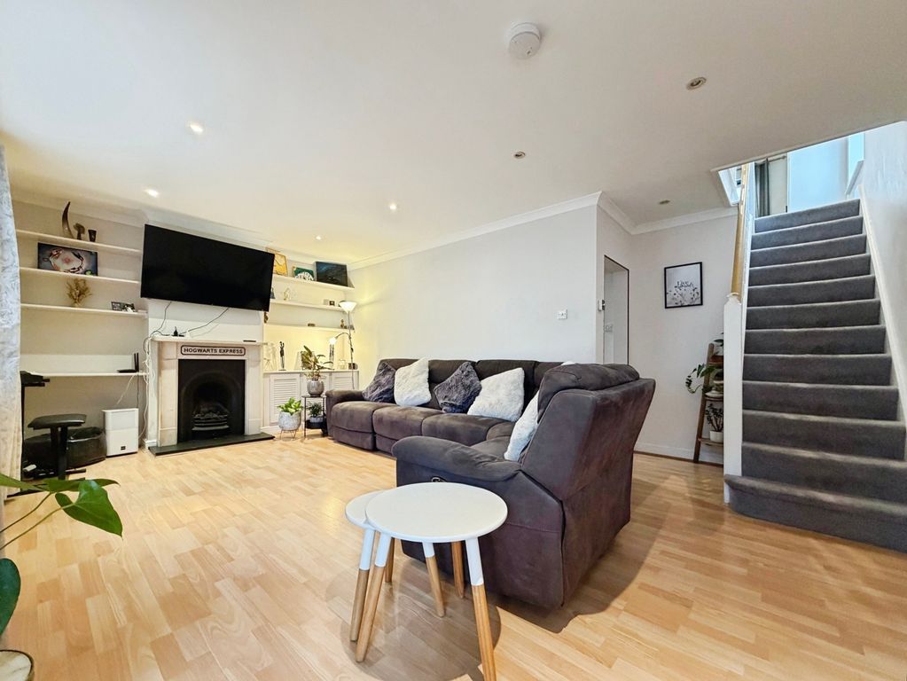Property photo 2 of 10 Pbox-Img.Jpg