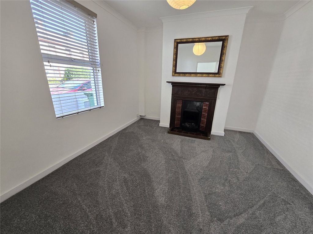 Property photo 2 of 14 Picture No. 18