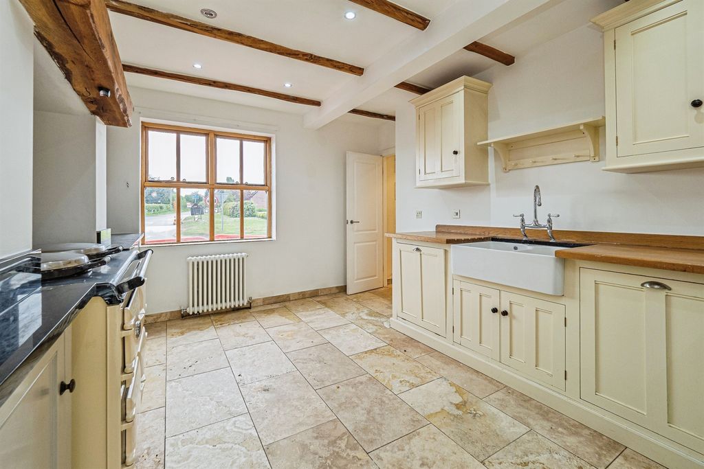 Property photo 2 of 16 Kitchen