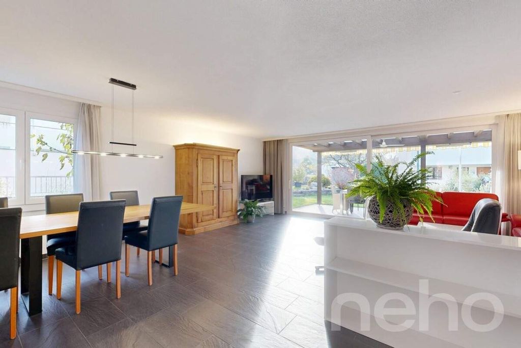 Property photo 3 of 12