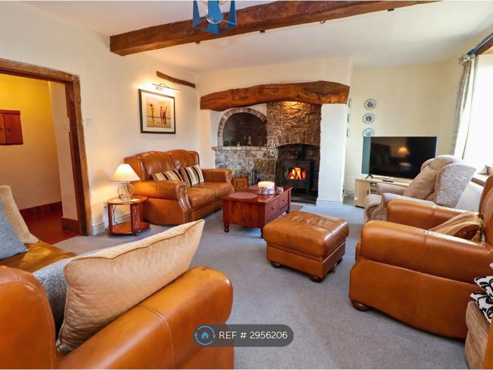 Property photo 2 of 22