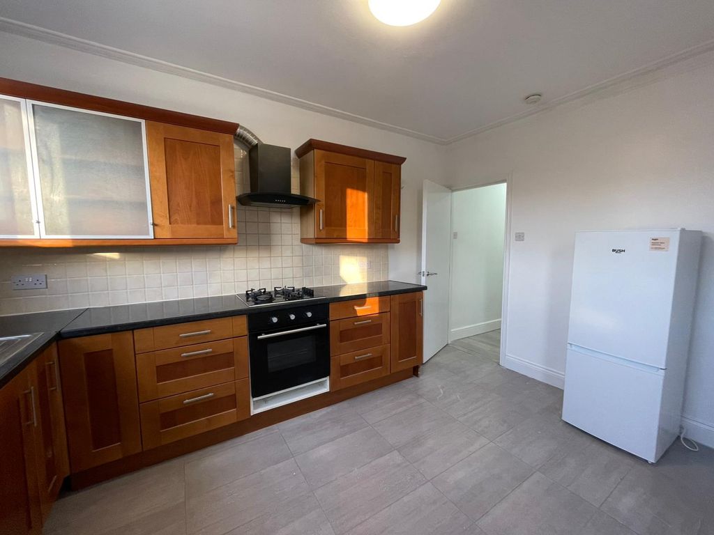 Property photo 2 of 23 Photo 9