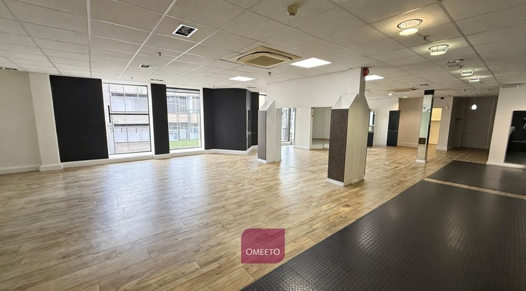 Property photo 2 of 9 Office To Rent