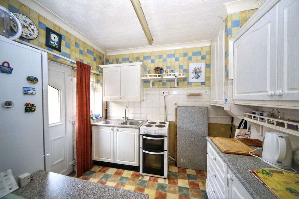 Property photo 3 of 19