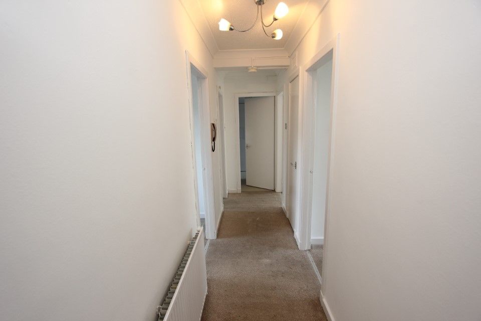 Property photo 2 of 8 Hallway
