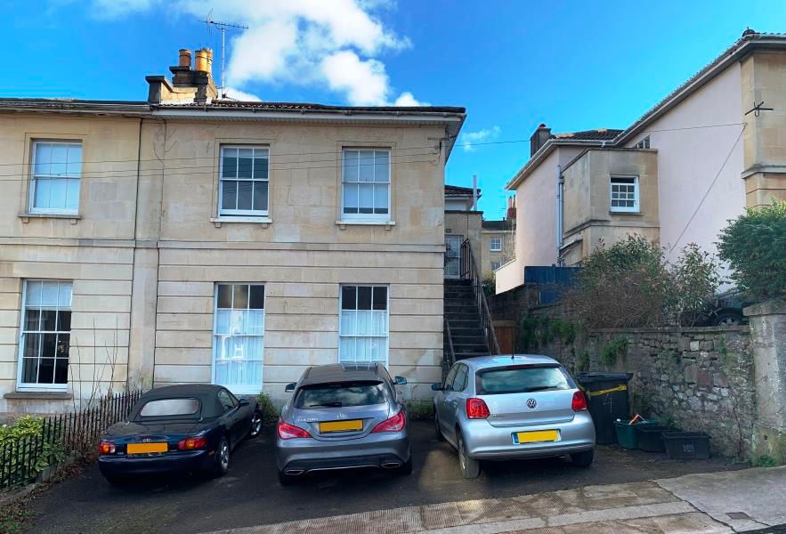 Property photo 1 of 9