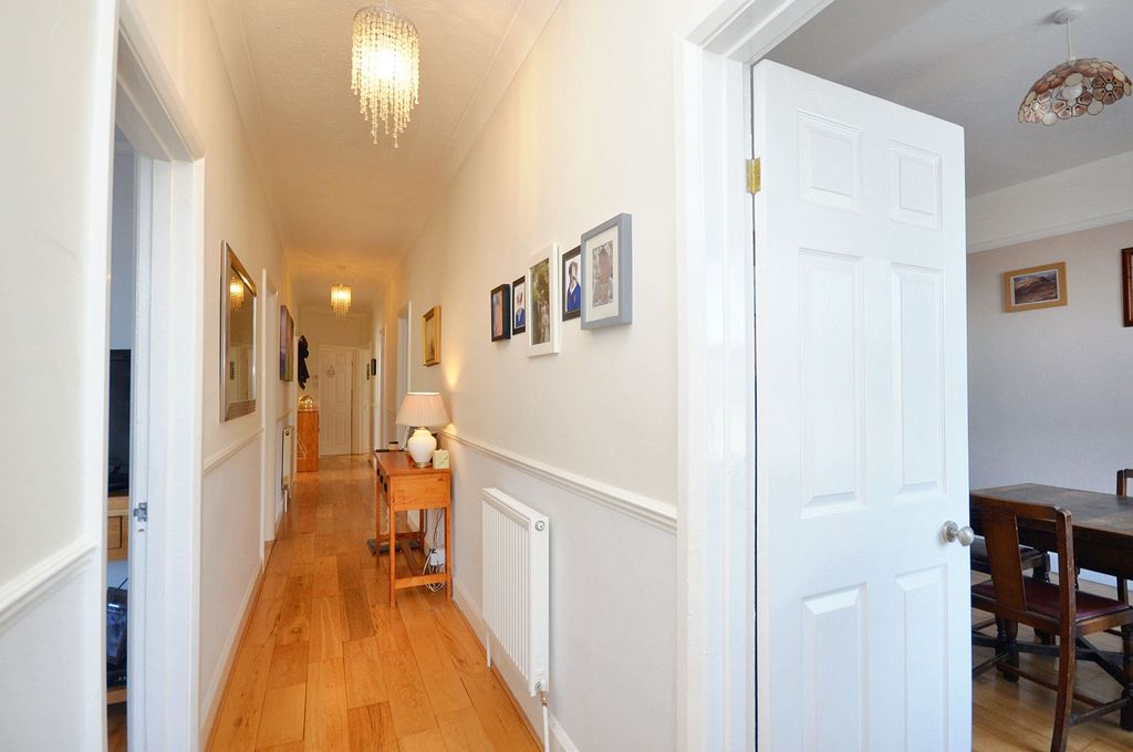 Property photo 3 of 25