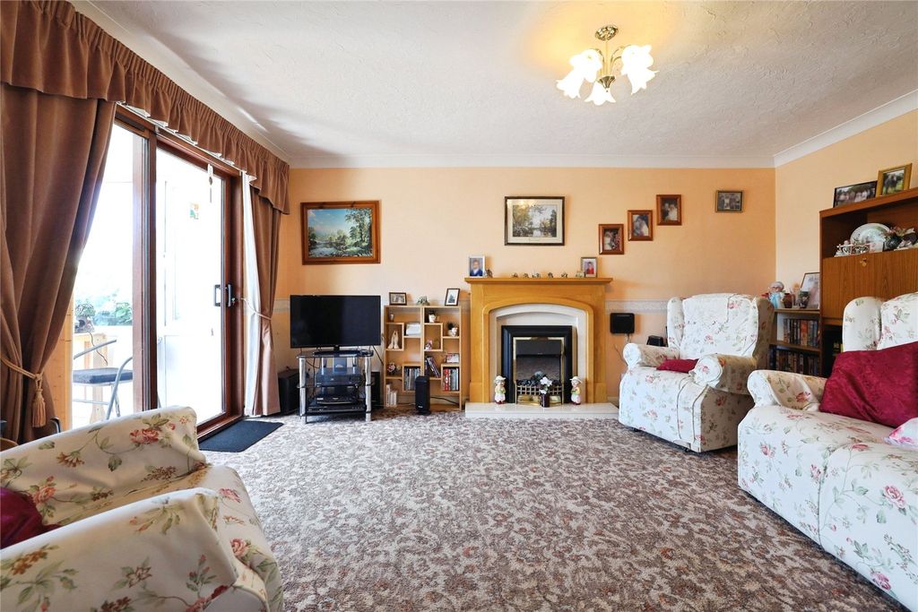 Property photo 2 of 15 Picture No. 13