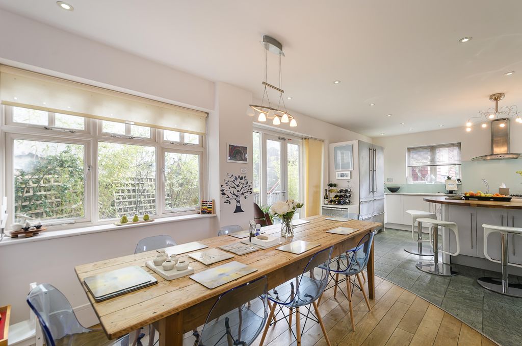 Property photo 2 of 21 Kitchen Diner