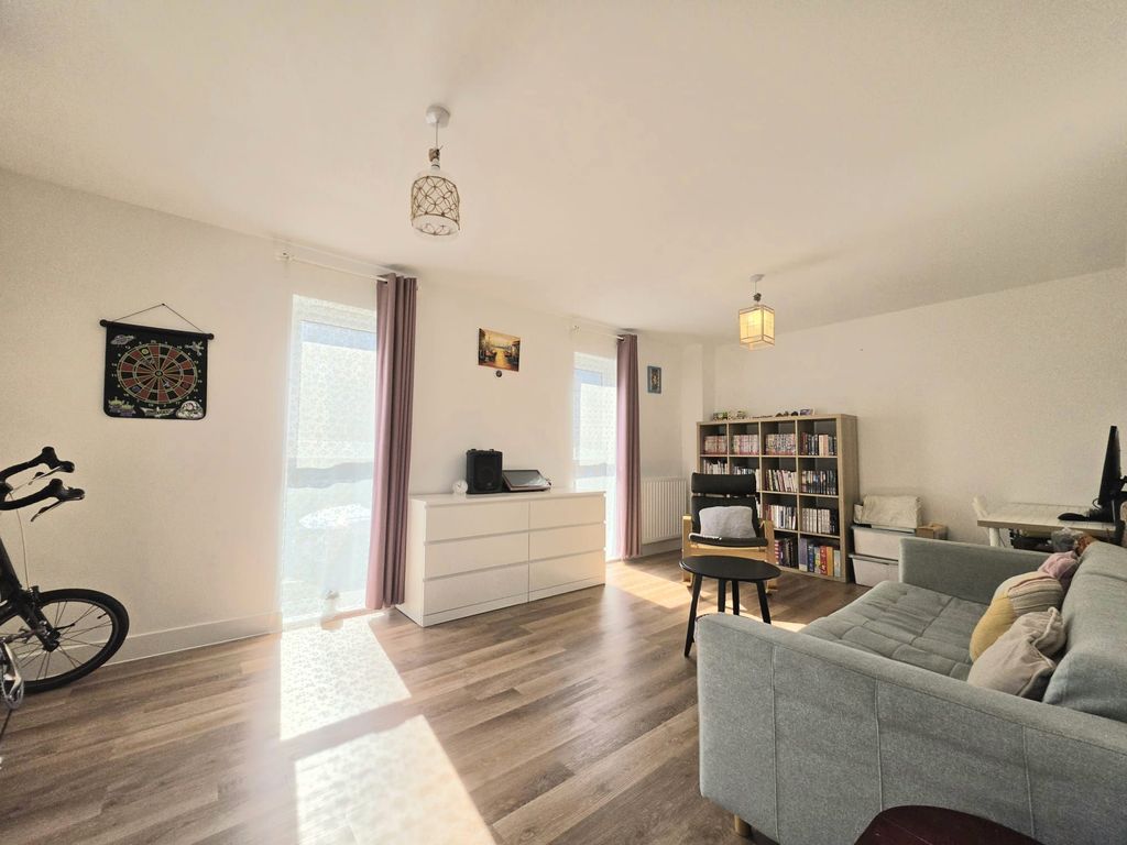 Property photo 3 of 19