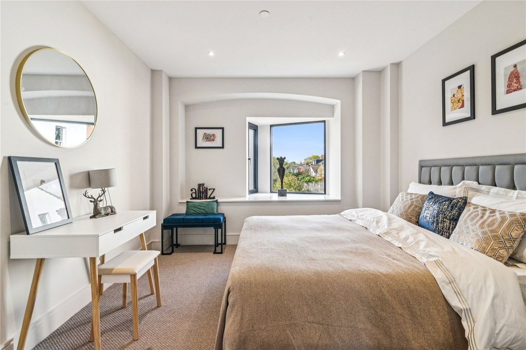 Property photo 3 of 9 Picture No. 06