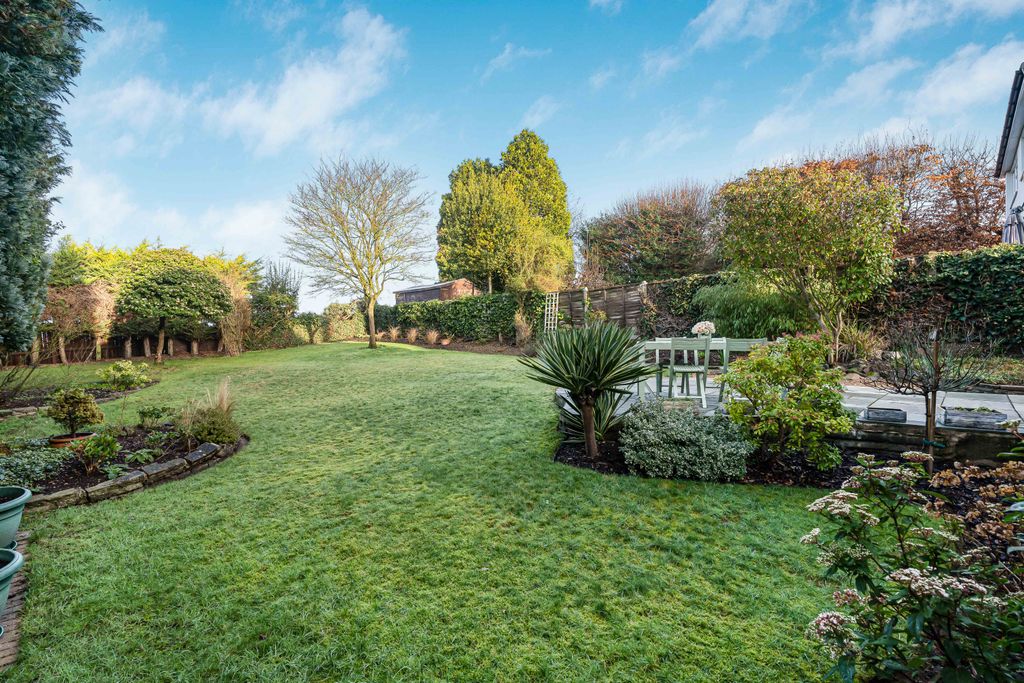 Property photo 3 of 22 Garden