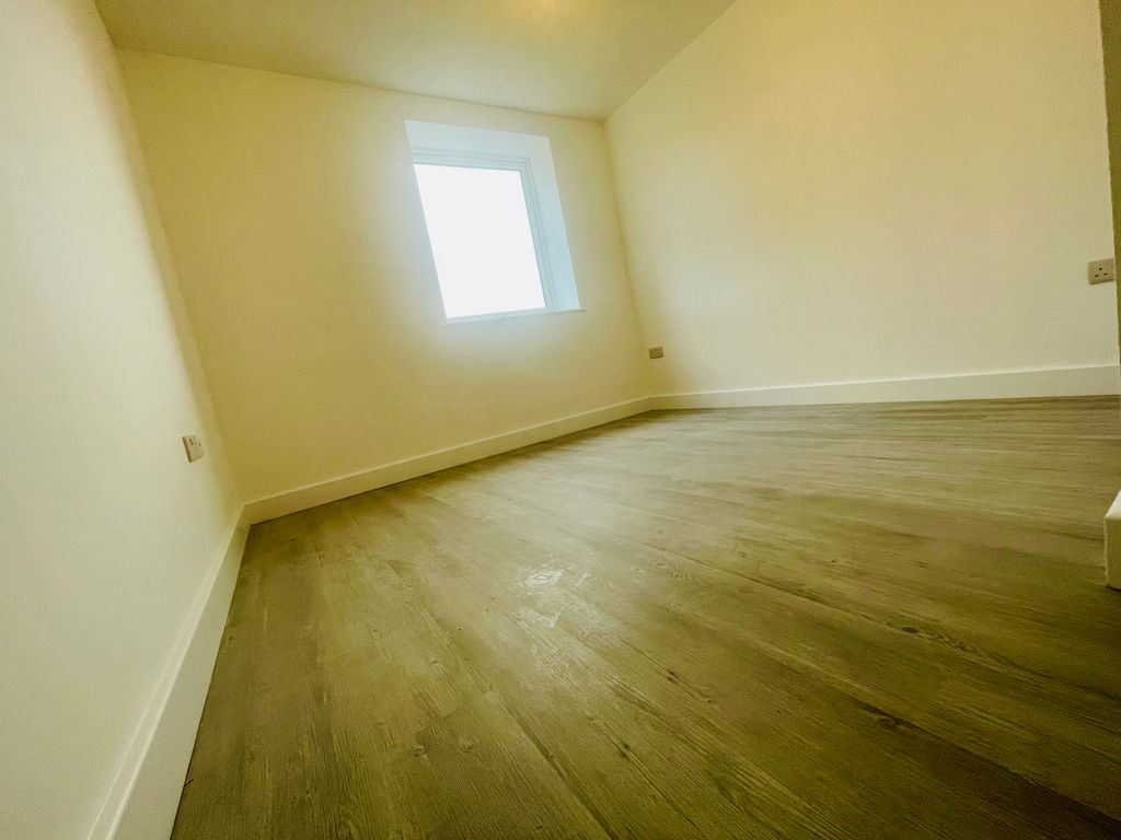 Property photo 3 of 14 Image