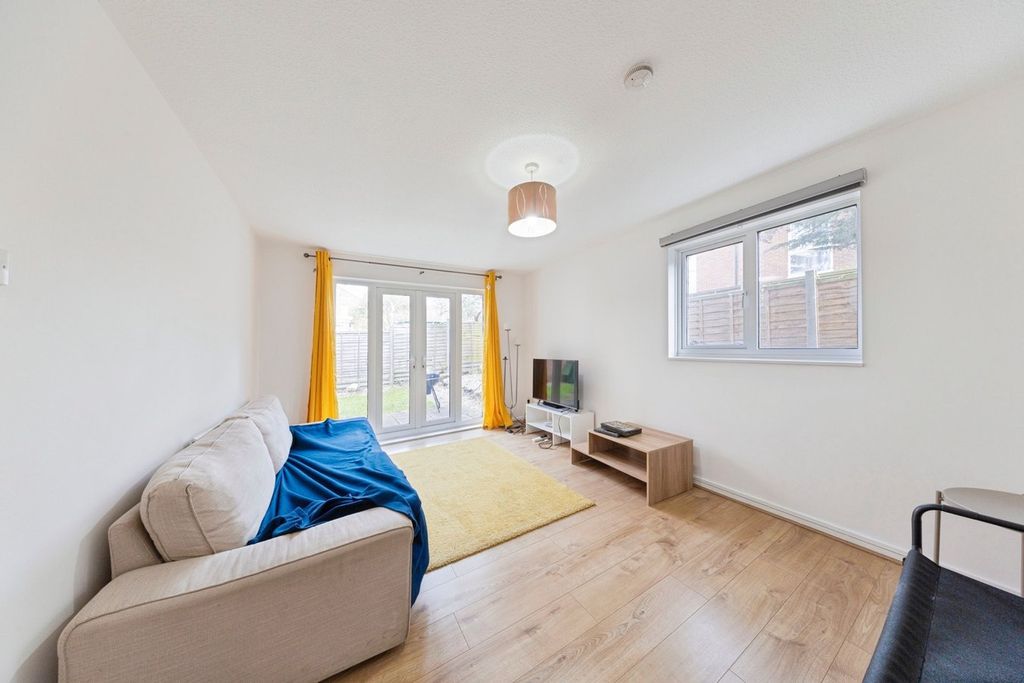 Property photo 2 of 18