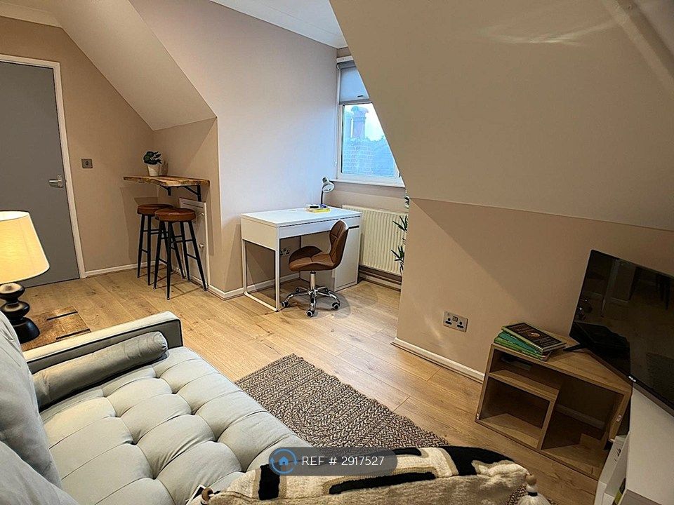Property photo 2 of 10 Lounge