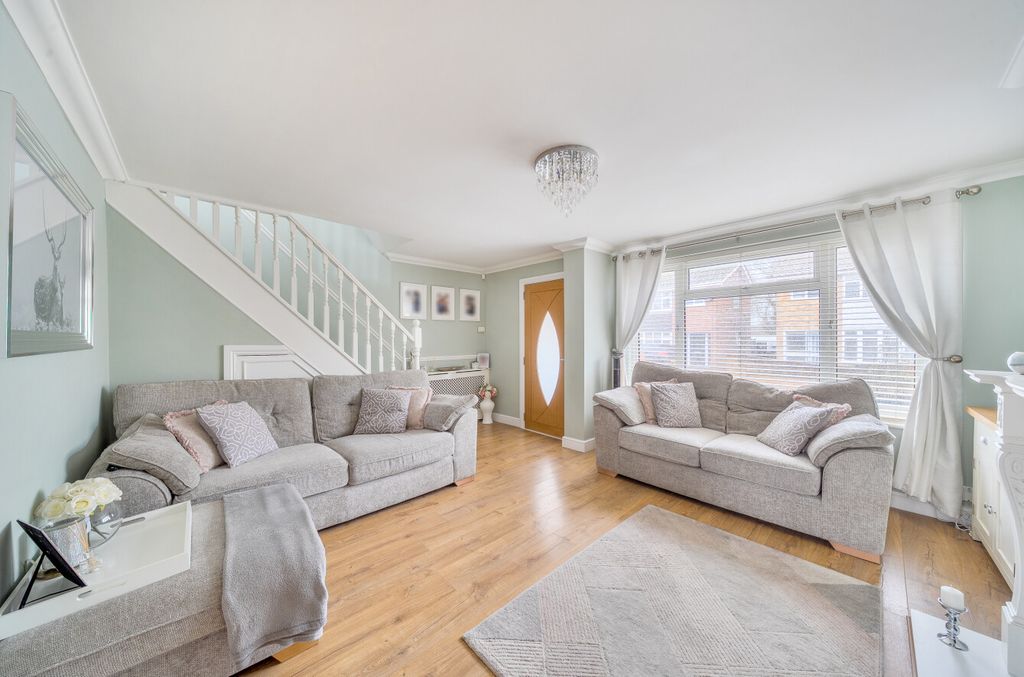 Property photo 2 of 14 1382180-9-691d946...