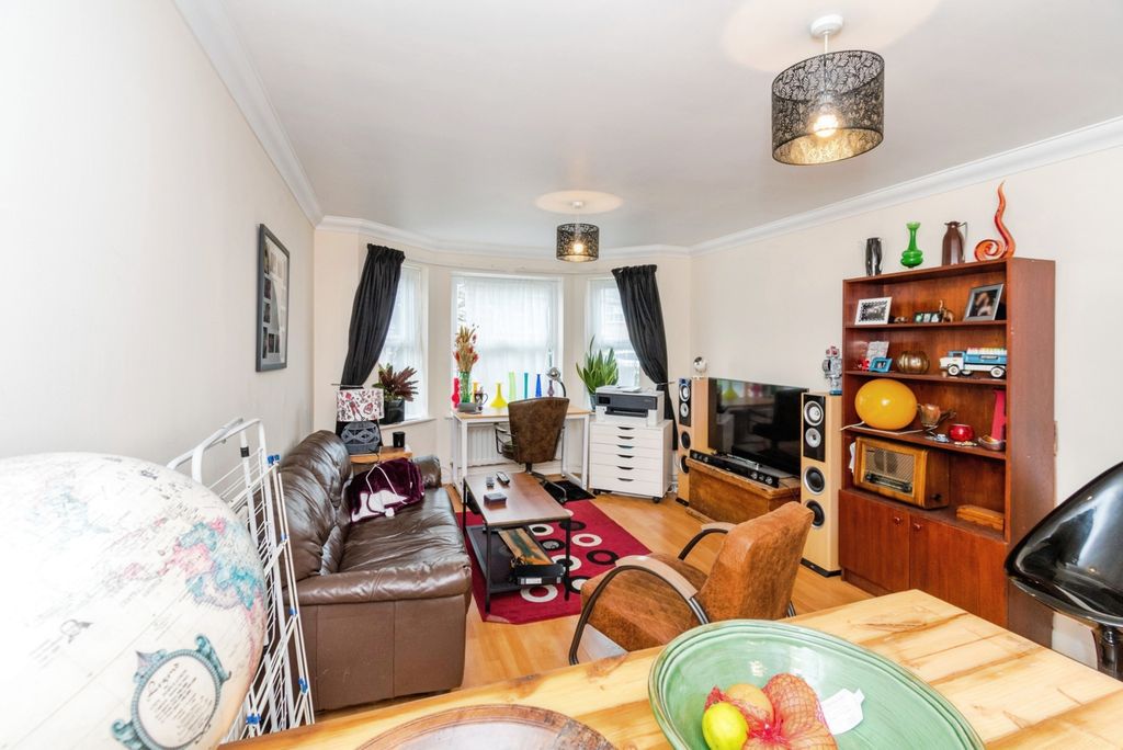 Property photo 2 of 10 Pbox-Img.Jpg