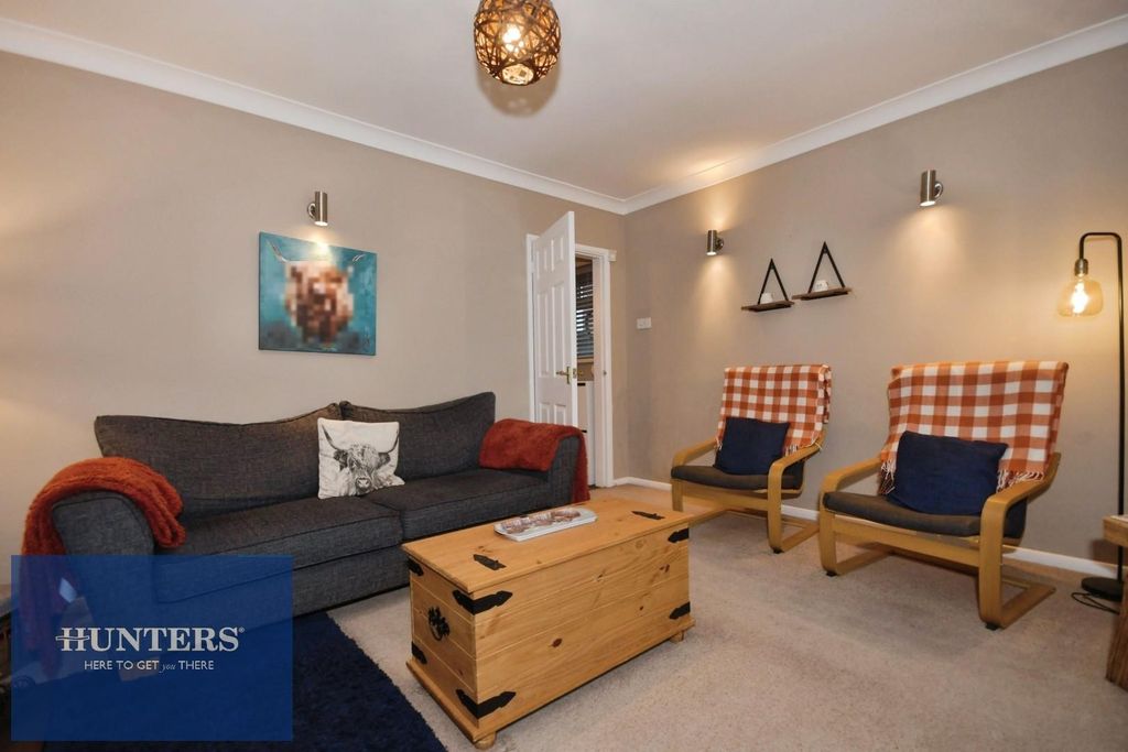 Property photo 3 of 17 Lounge 2.Jpg
